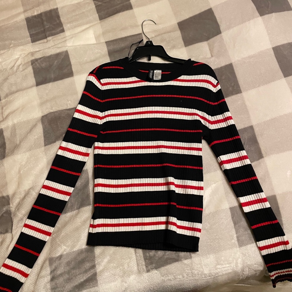 unworn H&M fitted striped long sleeve top